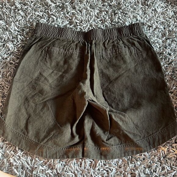Athleta Bali Linen Bermuda Olive Green Shorts 6 - Picture 3 of 4